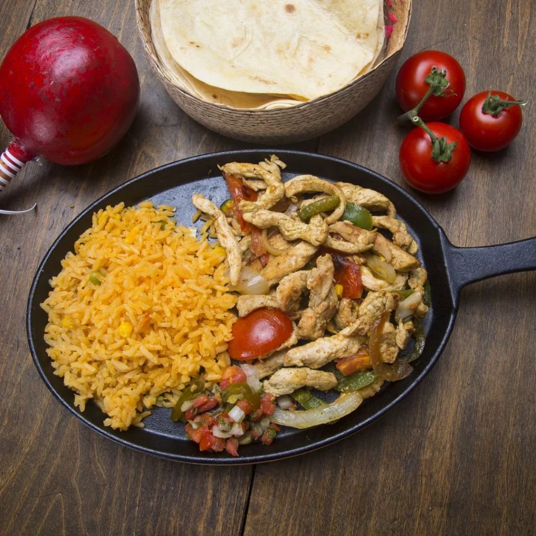 Bayou Cast Iron Fajita Pan w/ Trivet