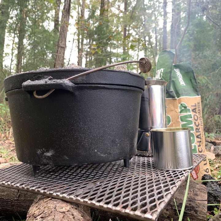 Bayou Classic 8-qt Cast Iron Camp Dutch Oven with Feet