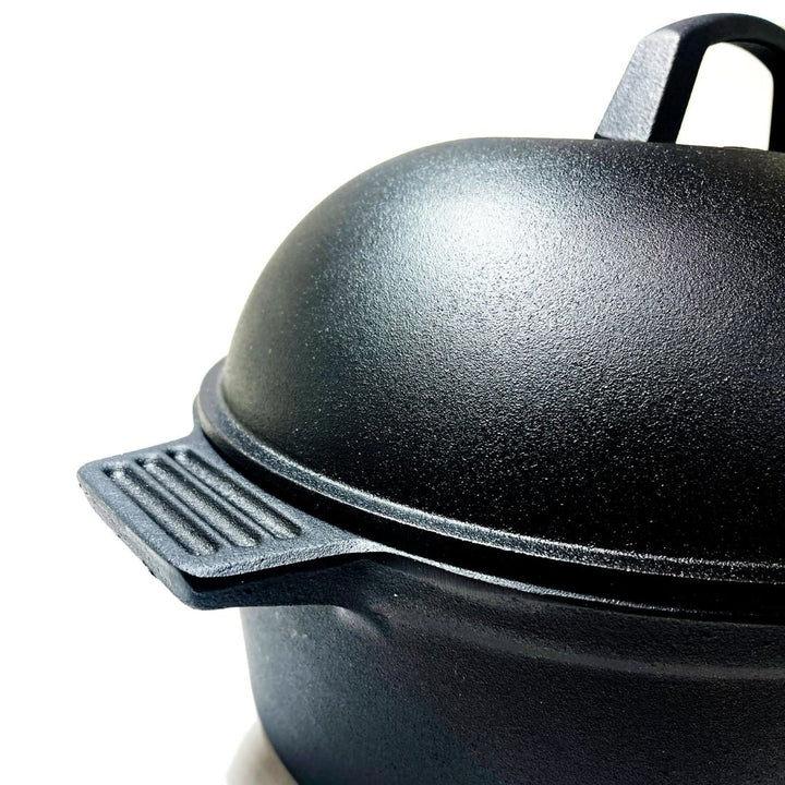 Bayou 12-qt Cast Iron Oval Roaster with Lid